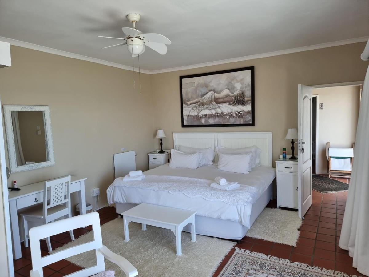 The Bay Lodge Gansbaai Exterior foto