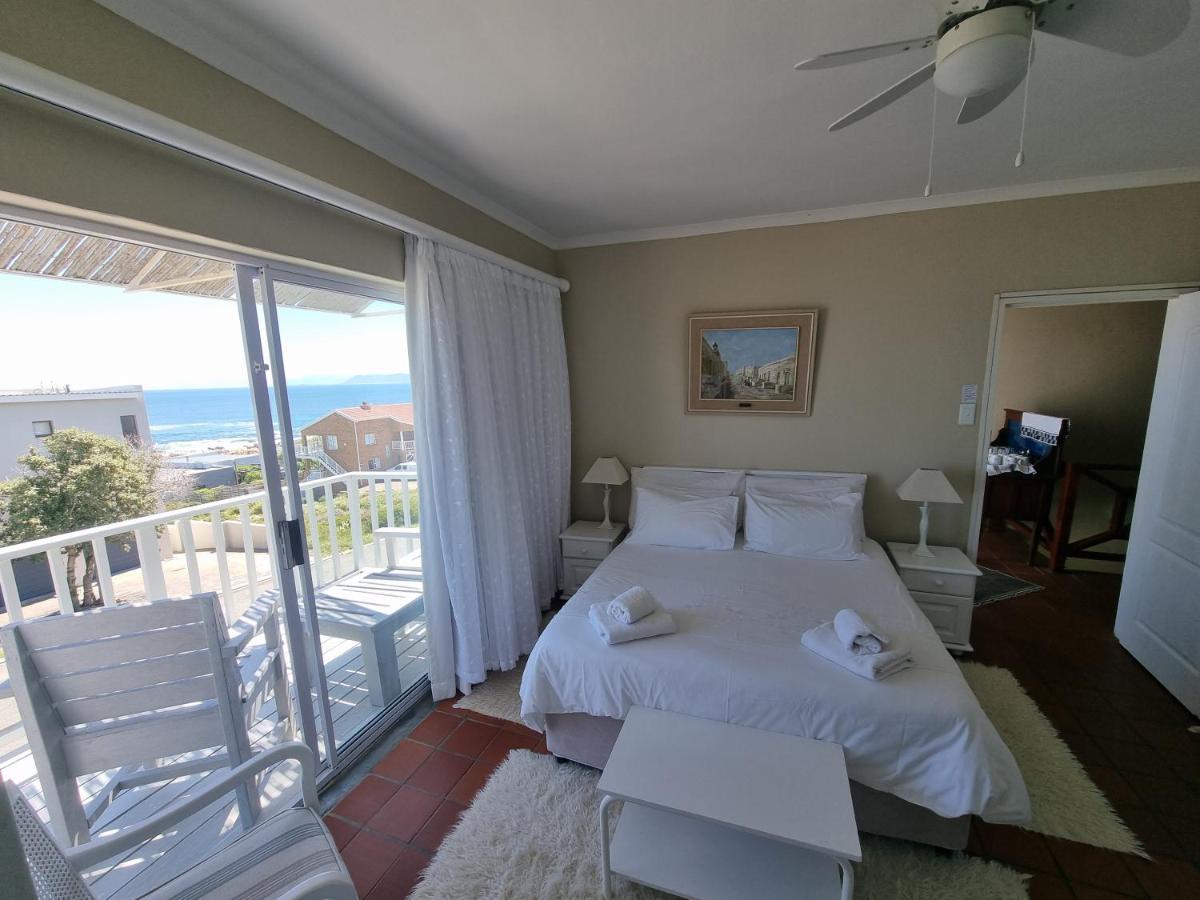 The Bay Lodge Gansbaai Exterior foto